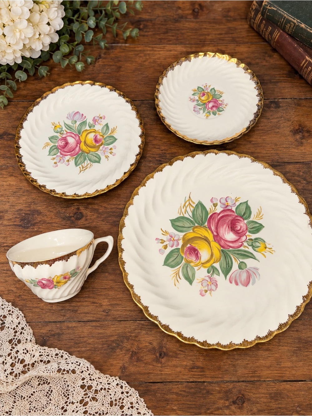 Vintage Royal China Quban Royal 22K Gold Floral 4 Pc Place Setting – Set 3